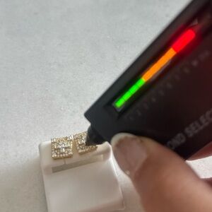 925 moissanite earring MSRP $305.00